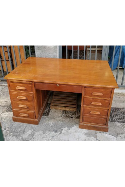 Παλιό Ξύλινο Γραφείο με Κεντρικό Κλείδωμα