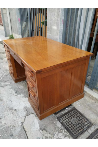Παλιό Ξύλινο Γραφείο με Κεντρικό Κλείδωμα