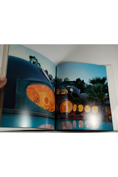Βιβλίο Pierre Cardin Evolution Furniture and Design από Benjamin Loyaute