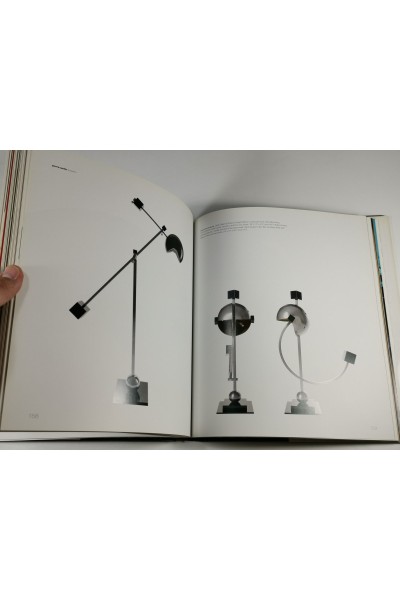 Βιβλίο Pierre Cardin Evolution Furniture and Design από Benjamin Loyaute