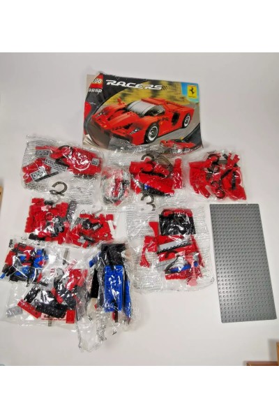 LEGO Racers Enzo Ferrari 8652 1:17 Scale 2005