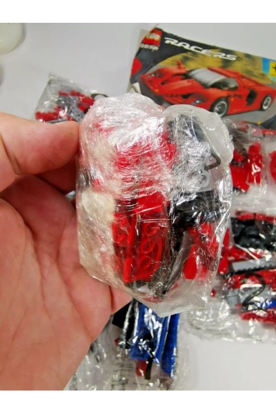 LEGO Racers Enzo Ferrari 8652 1:17 Scale 2005
