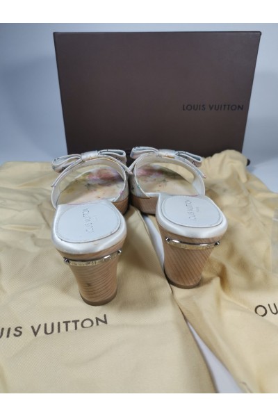 LOUIS VUITTON Λευκές Πολύχρωμες Σατέν Ξύλινες Γόβες Μέγεθος 37