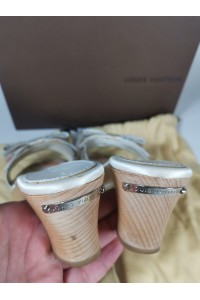 LOUIS VUITTON Λευκές Πολύχρωμες Σατέν Ξύλινες Γόβες Μέγεθος 37