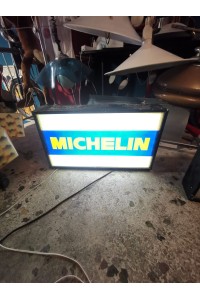 Λάστιχα MICHELIN Φωτιζόμενη Διαφημιστική Πινακίδα