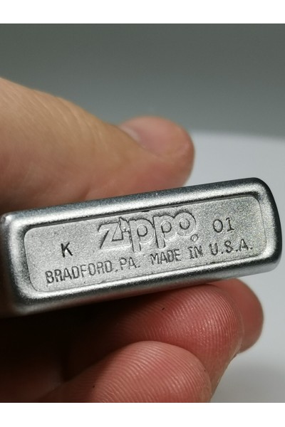 Vintage Αναπτήρας Zippo με Ανάγλυφα Γράμματα