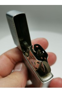 Vintage Αναπτήρας Zippo με Ανάγλυφα Γράμματα