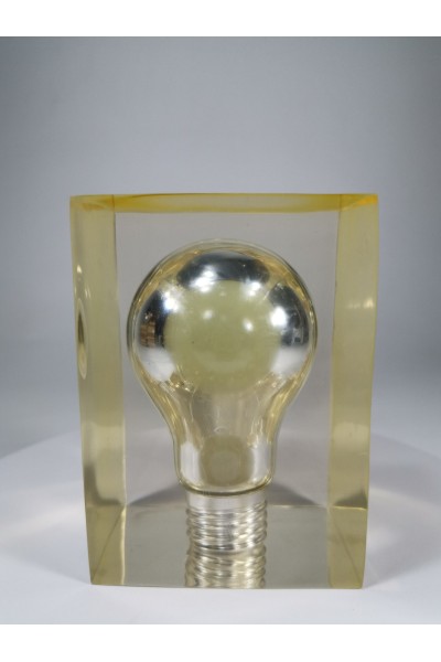 70s Γλυπτό Λάμπα από Πλεξιγκλάς Presse Papier Paperweight του Pierre Giraudon