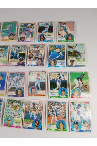 30 Topps Baseball Cards 1982