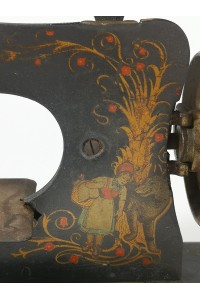Αντίκα Μεταλλική Παιδική Ραπτομηχανή με Σχέδιο Κοκκινοσκουφίτσα & Λύκος 1900s