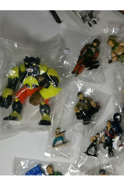 G.I. Joe Vintage Lot – 25 Φιγούρες & 5 Οχήματα Hasbro (80s–90s) – Ελλιπές / Για Επισκευή