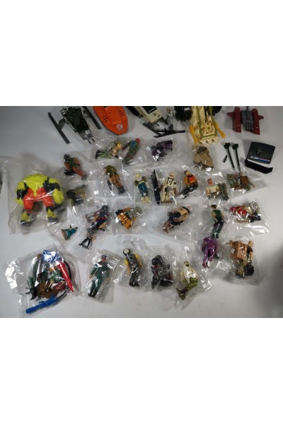 G.I. Joe Vintage Lot – 25 Φιγούρες & 5 Οχήματα Hasbro (80s–90s) – Ελλιπές / Για Επισκευή