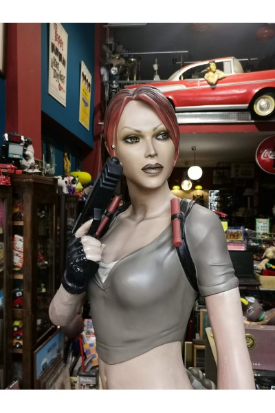 Lara Croft Tomb Raider Legend Life Size Display Statue