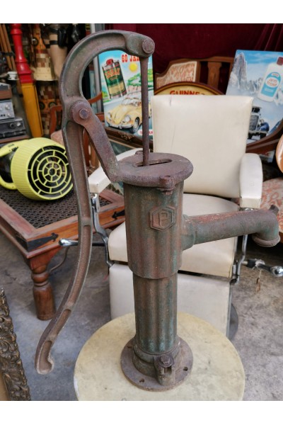 Vintage Antique Cast Iron Hand Water Pump for Garden Decor
