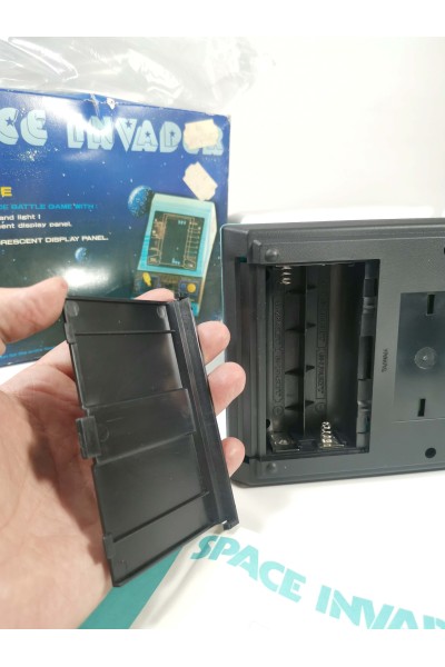 Vintage Space Invader Arcade Game Gakken Portable Console with Box & Manual