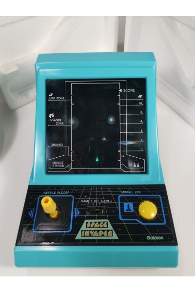 Vintage Space Invader Arcade Game Gakken Portable Console with Box & Manual
