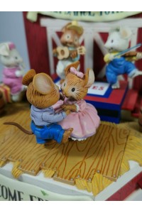 Enesco 1990 Haystack Hoedown Musical Box Mice Barn Dance Συλλεκτικό Μουσικό Κουτί