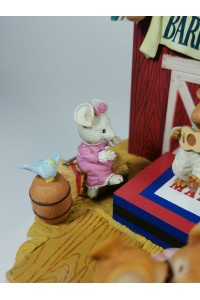 Enesco 1990 Haystack Hoedown Collectible Musical Box Mice Barn Dance