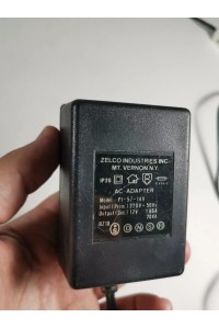 80s Λευκό Μινιμαλιστικό Ιταλικό Επιτραπέζιο Φωτιστικό από την VENETA LUMI