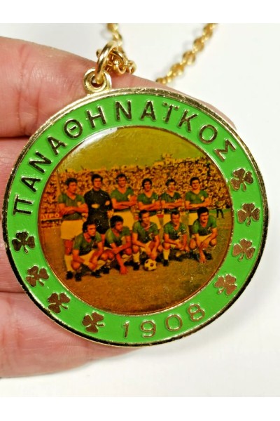 Vintage Πλαστικό Μενταγιόν με την Ομάδα Ποδοσφαίρου Παναθηναϊκού 1972 1973